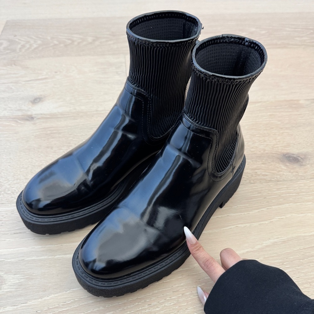 Zara Black Patent Leather Chelsea Ankle Boots Pull On Block Heel Comfort - Picture 5 of 7